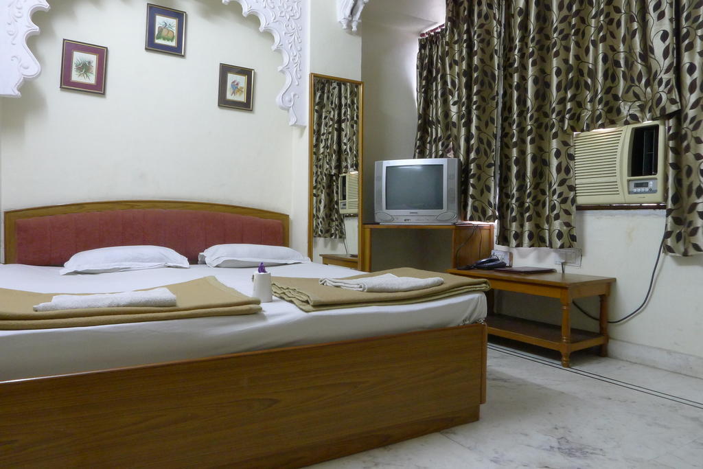 Kiran Palace Hotel Udaipur Buitenkant foto